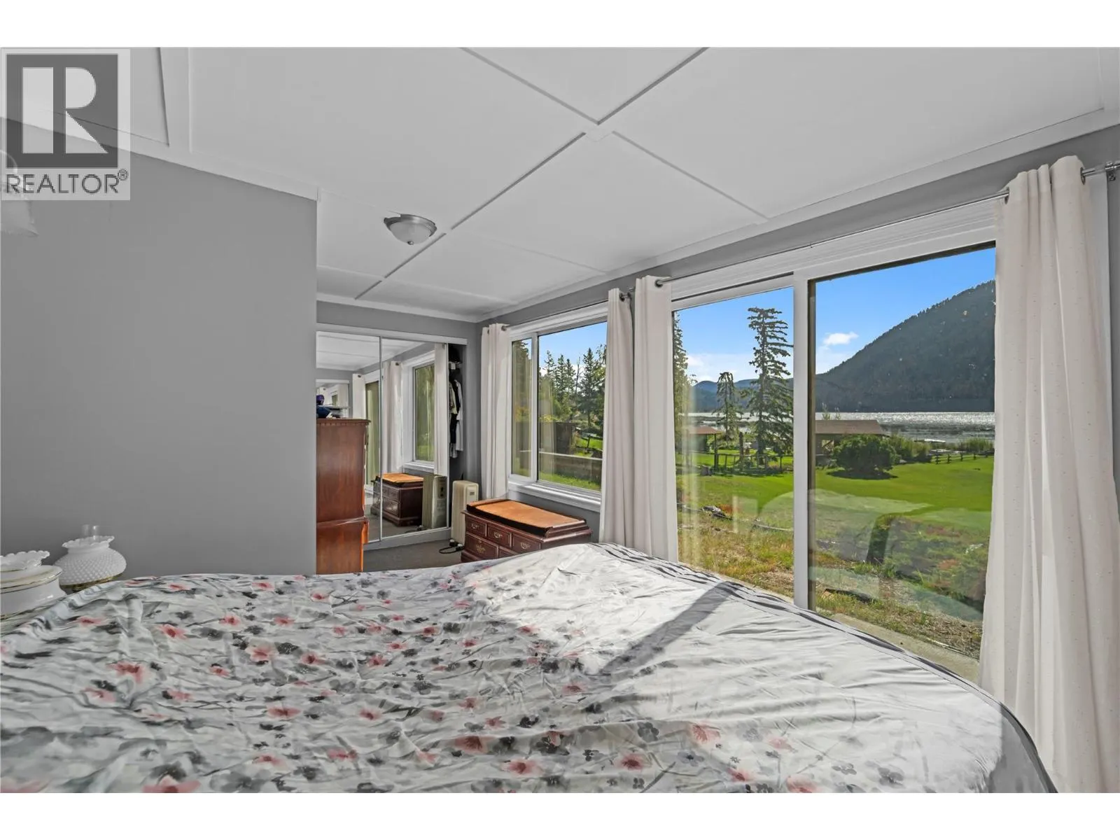 2348 Ojibway Road