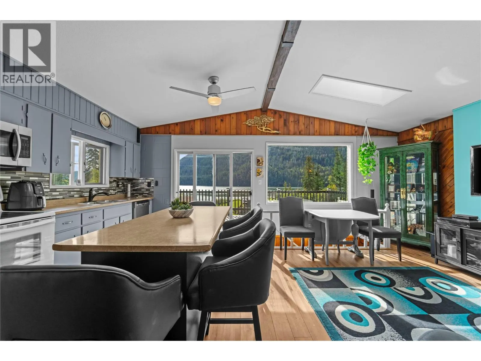 2348 Ojibway Road