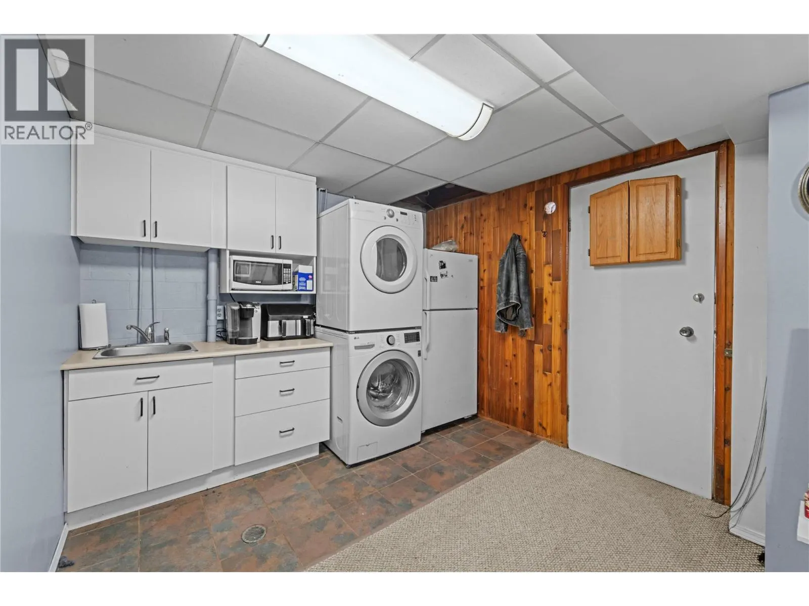 2348 Ojibway Road