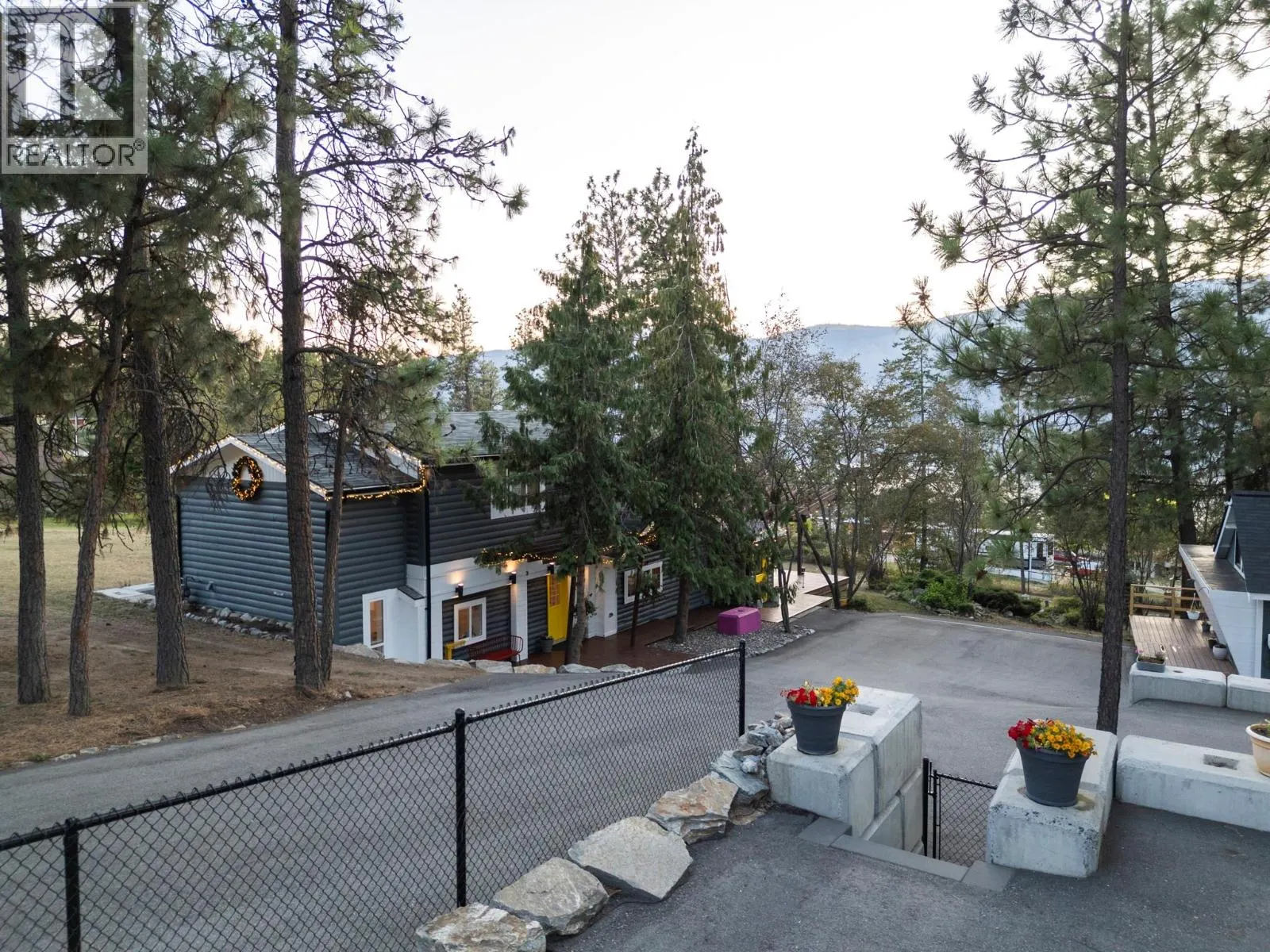 5555 Stubbs Road