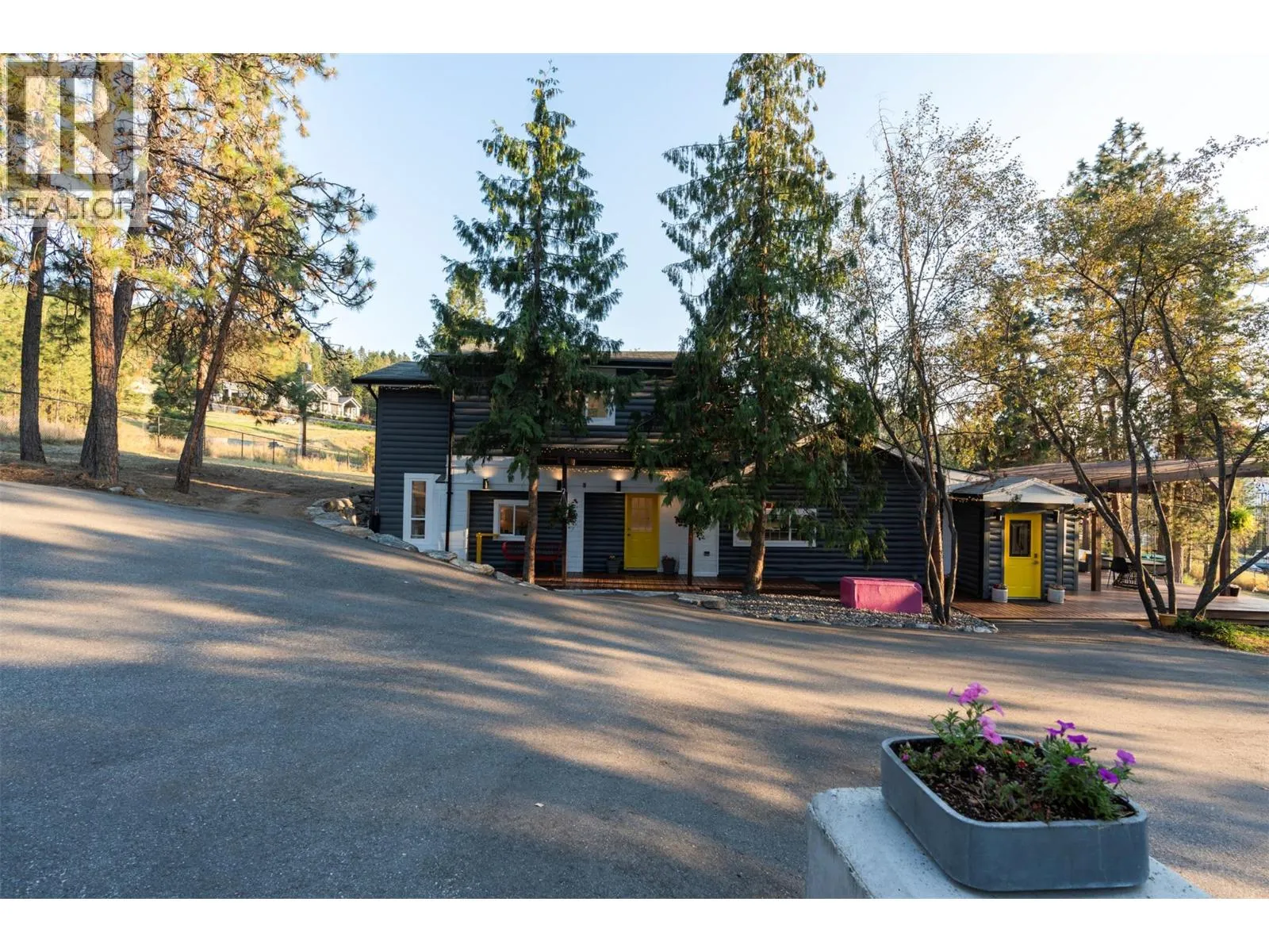 5555 Stubbs Road