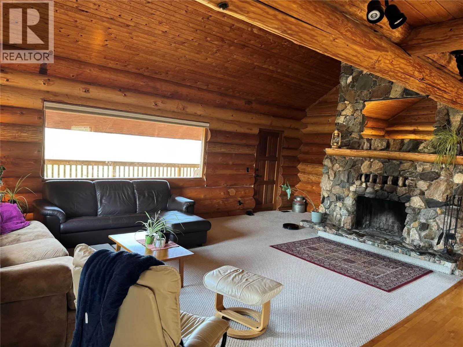 1135 CLEARVIEW Drive