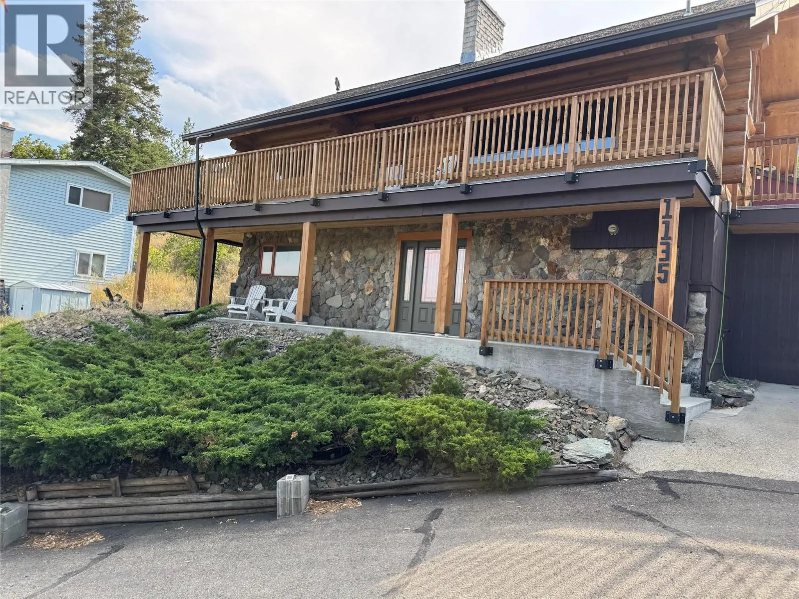 1135 CLEARVIEW Drive
