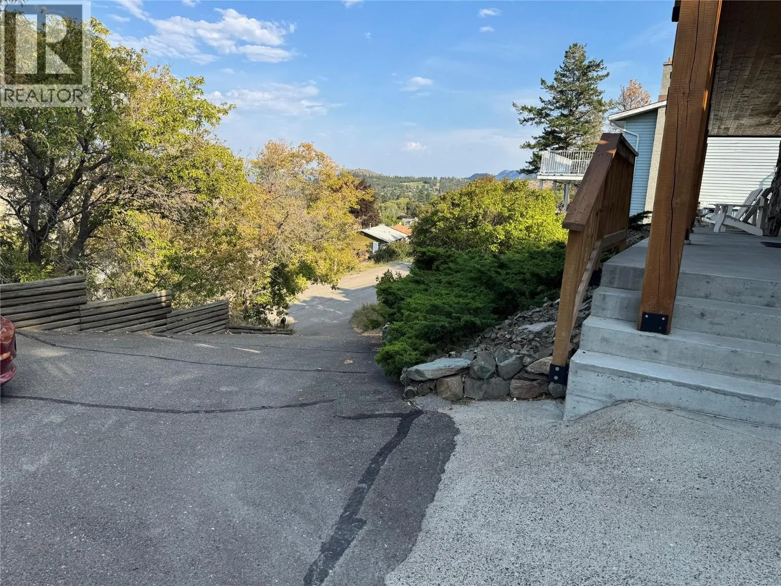 1135 CLEARVIEW Drive