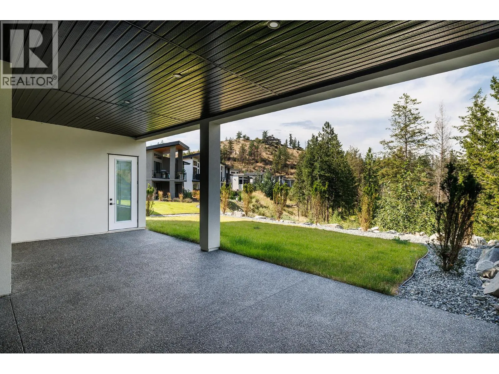 10274 Beacon Hill Drive