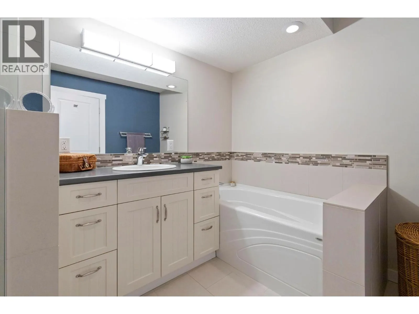2805 Doucette Drive