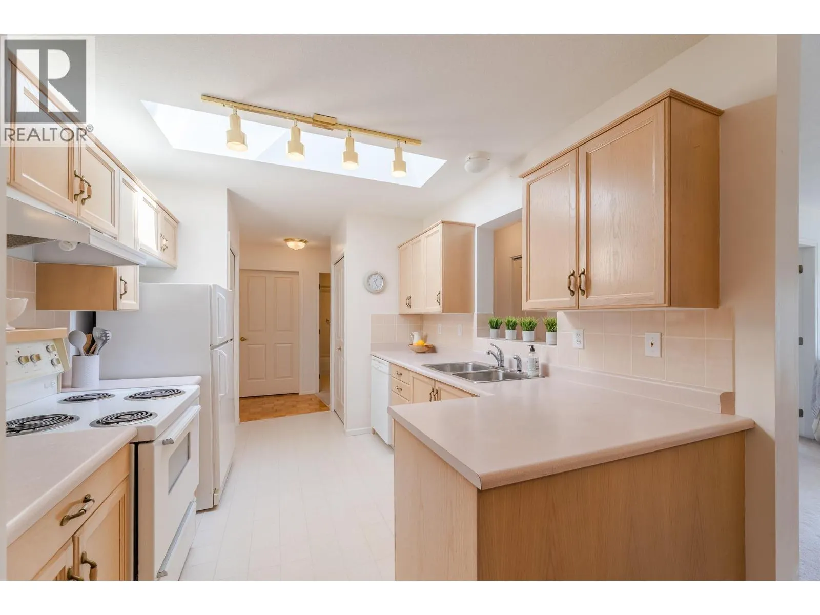 8905 Pineo Court Unit# 305