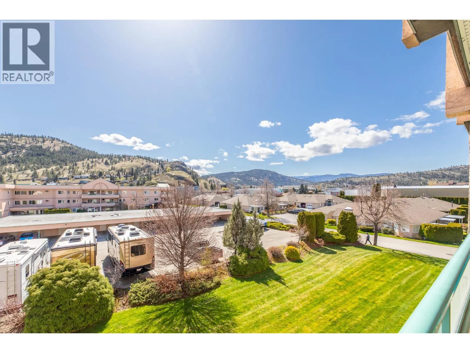 8905 Pineo Court Unit# 305