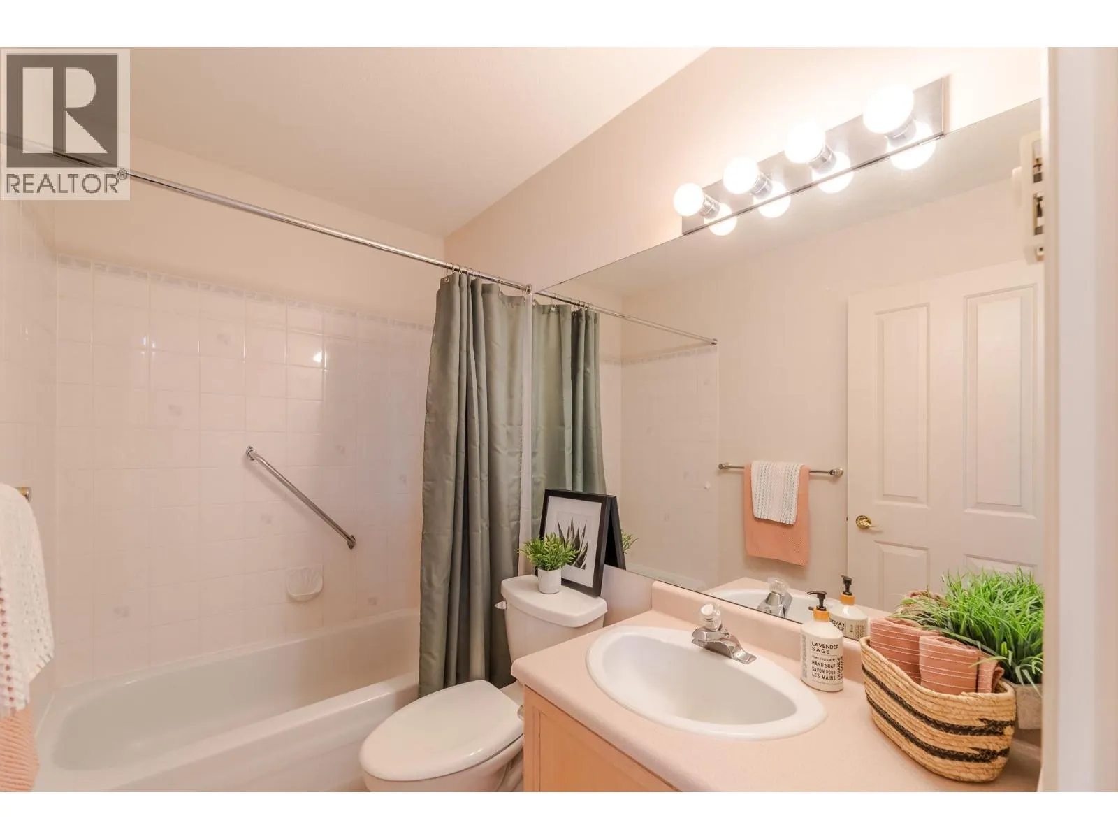 8905 Pineo Court Unit# 305