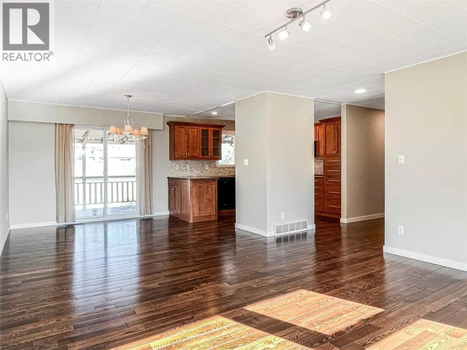 38 Willow Crescent