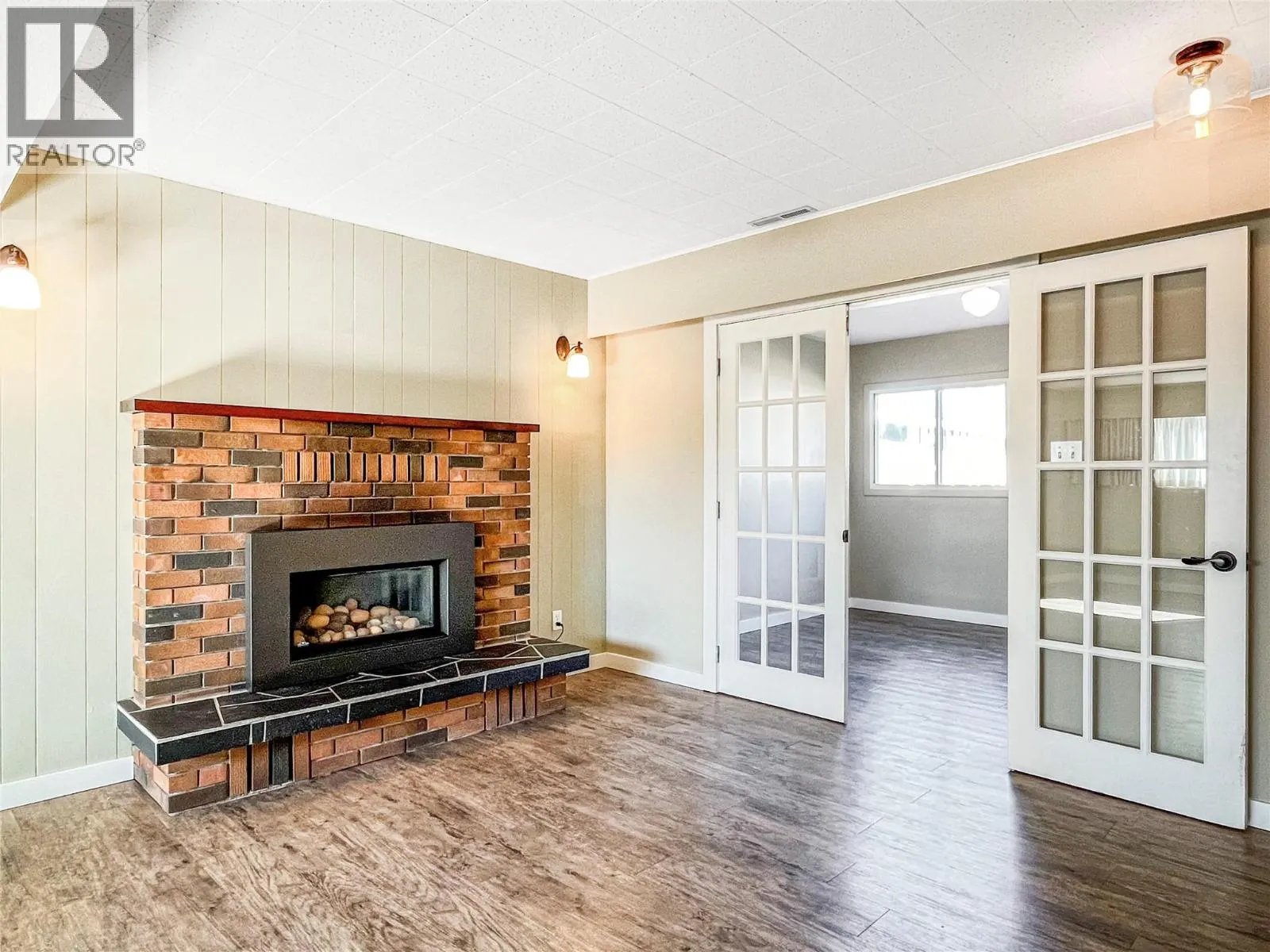 38 Willow Crescent