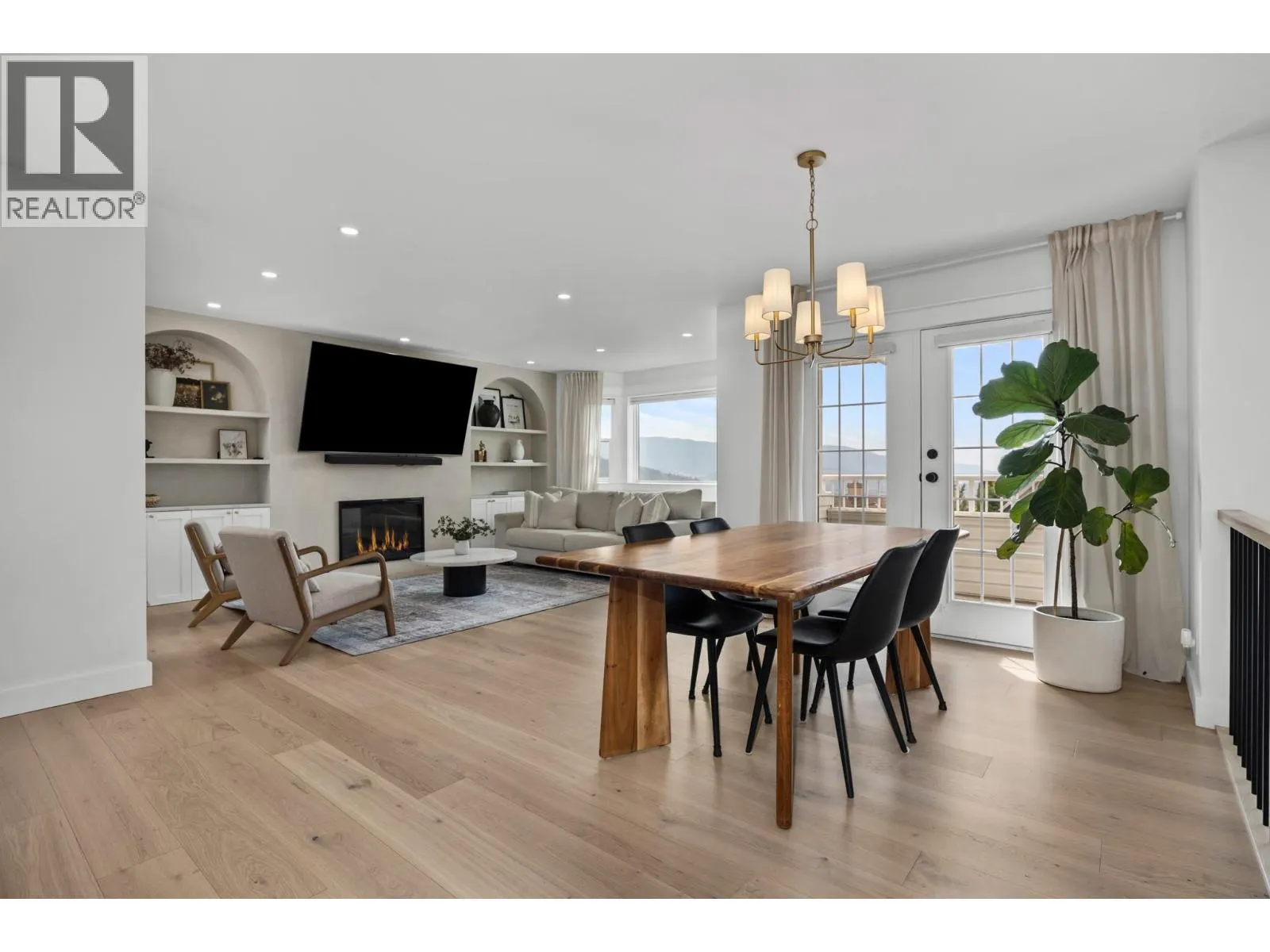 6749 Foothills Drive