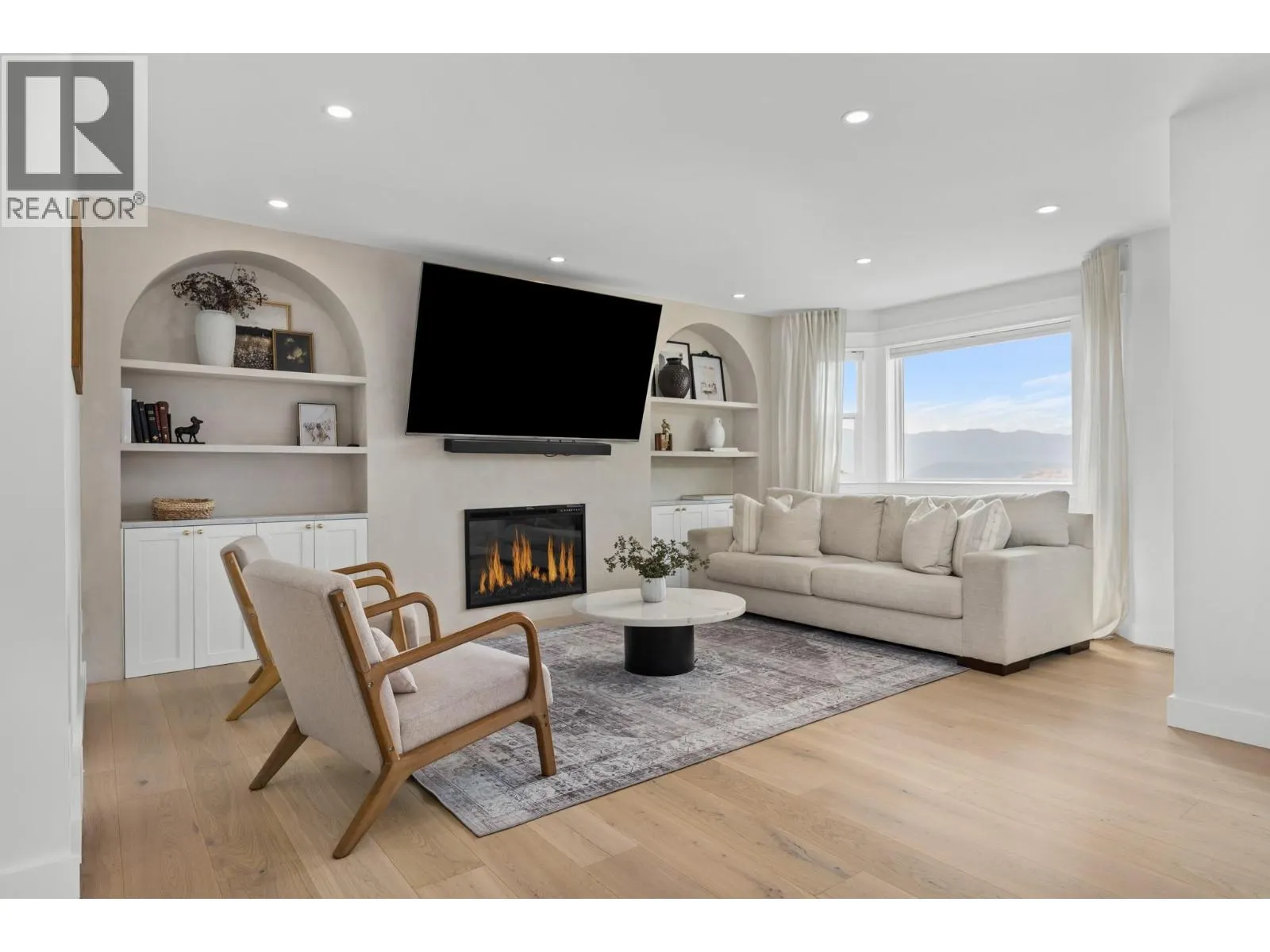 6749 Foothills Drive