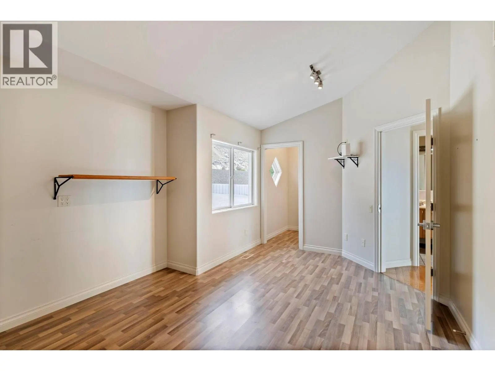 1569 Gregory Road