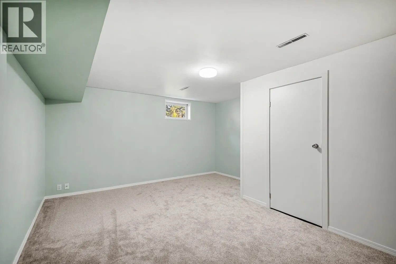 31 ELKVIEW Drive
