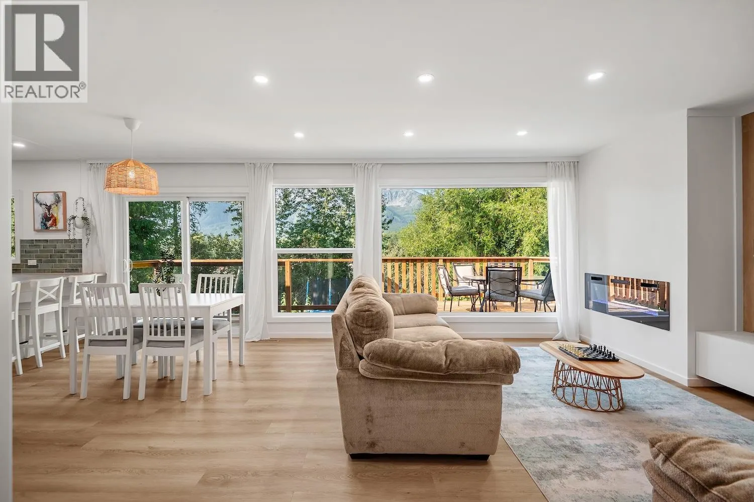 31 ELKVIEW Drive