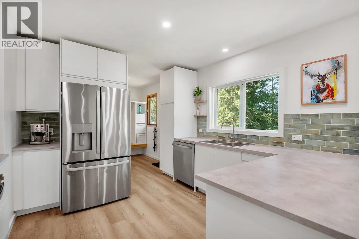 31 ELKVIEW Drive