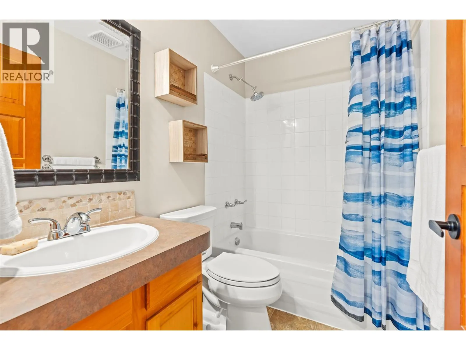 3901 35 Avenue Unit# 2