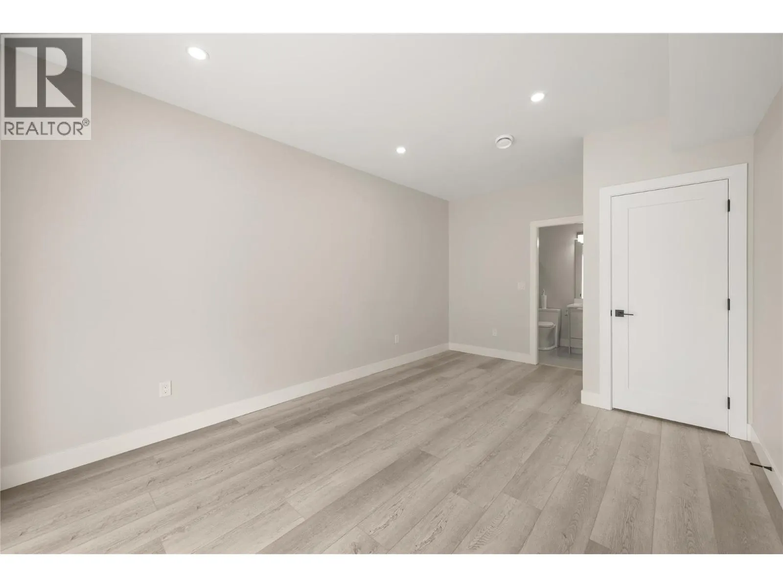 1789 Viewpoint Drive