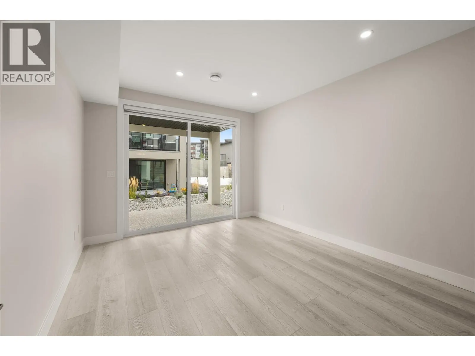 1789 Viewpoint Drive
