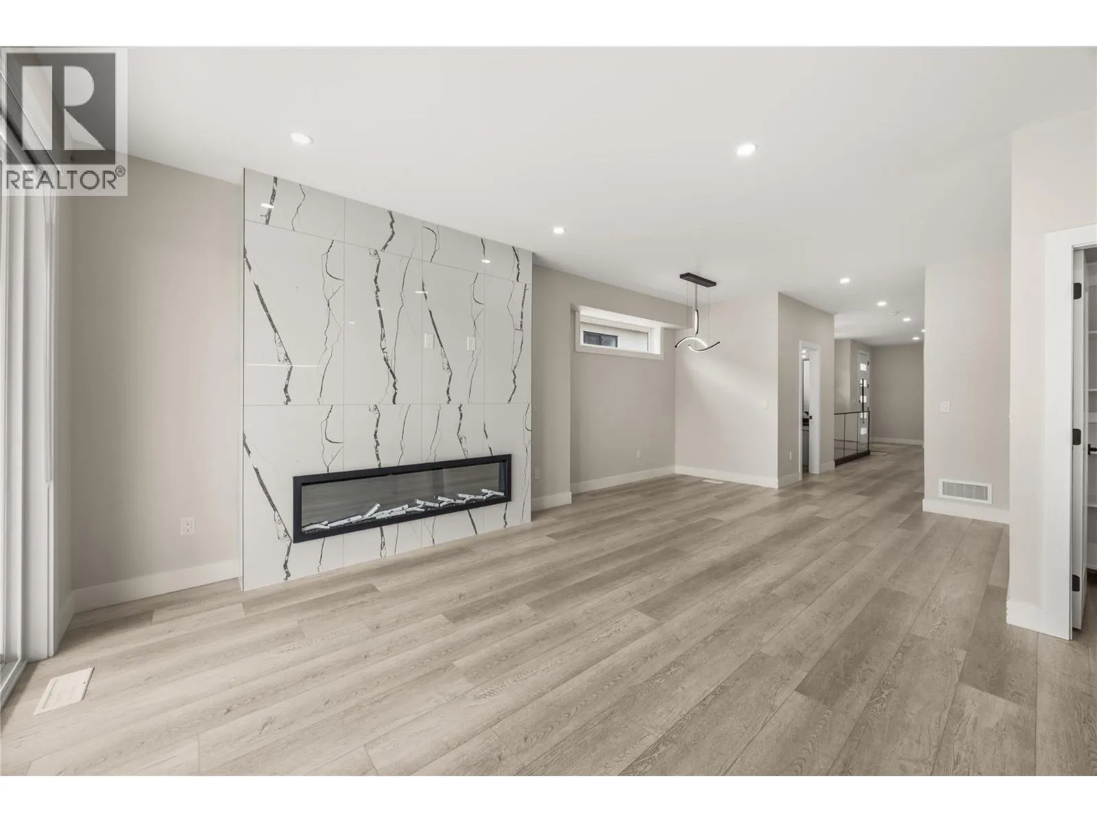 1789 Viewpoint Drive