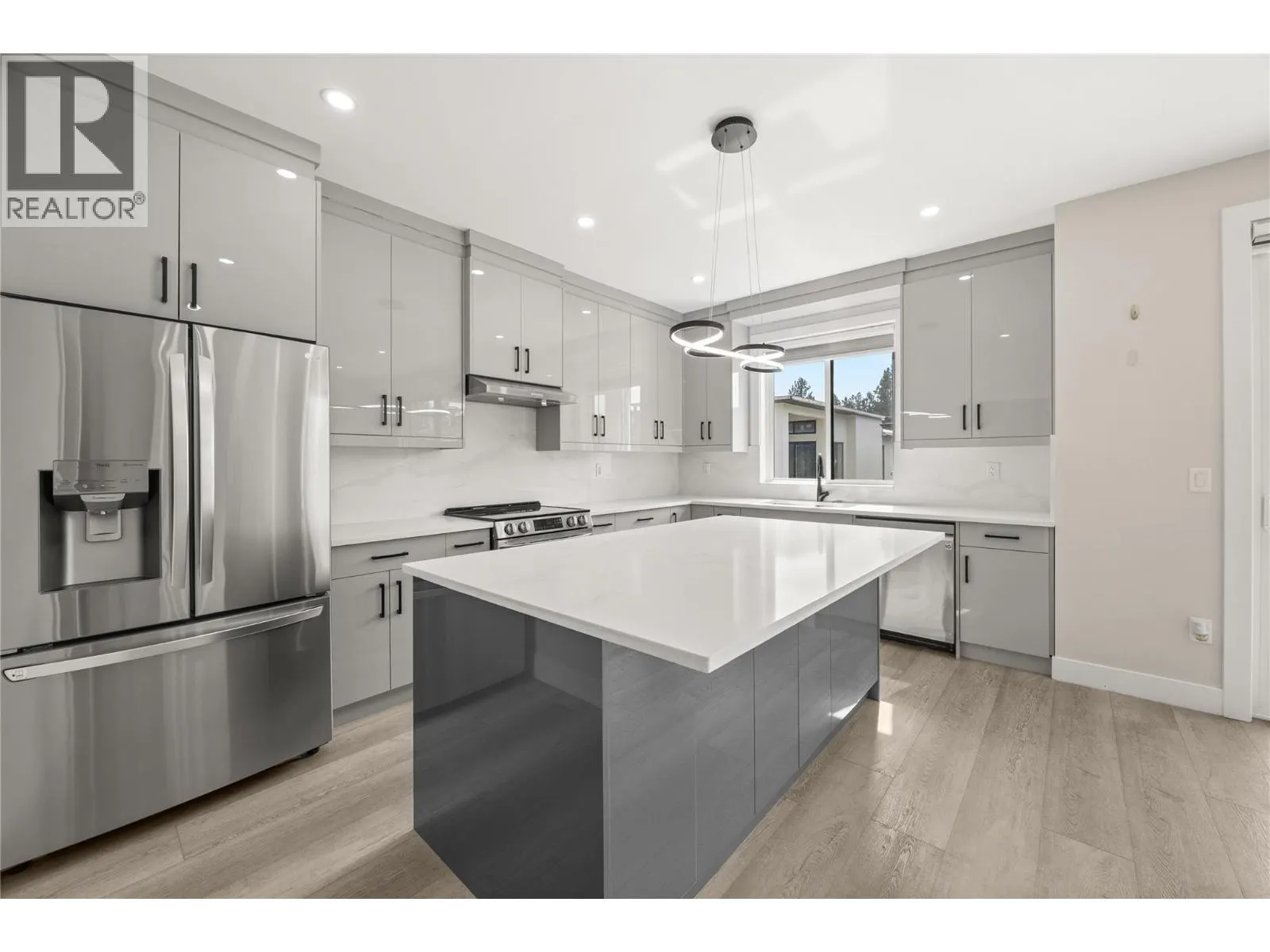 1789 Viewpoint Drive