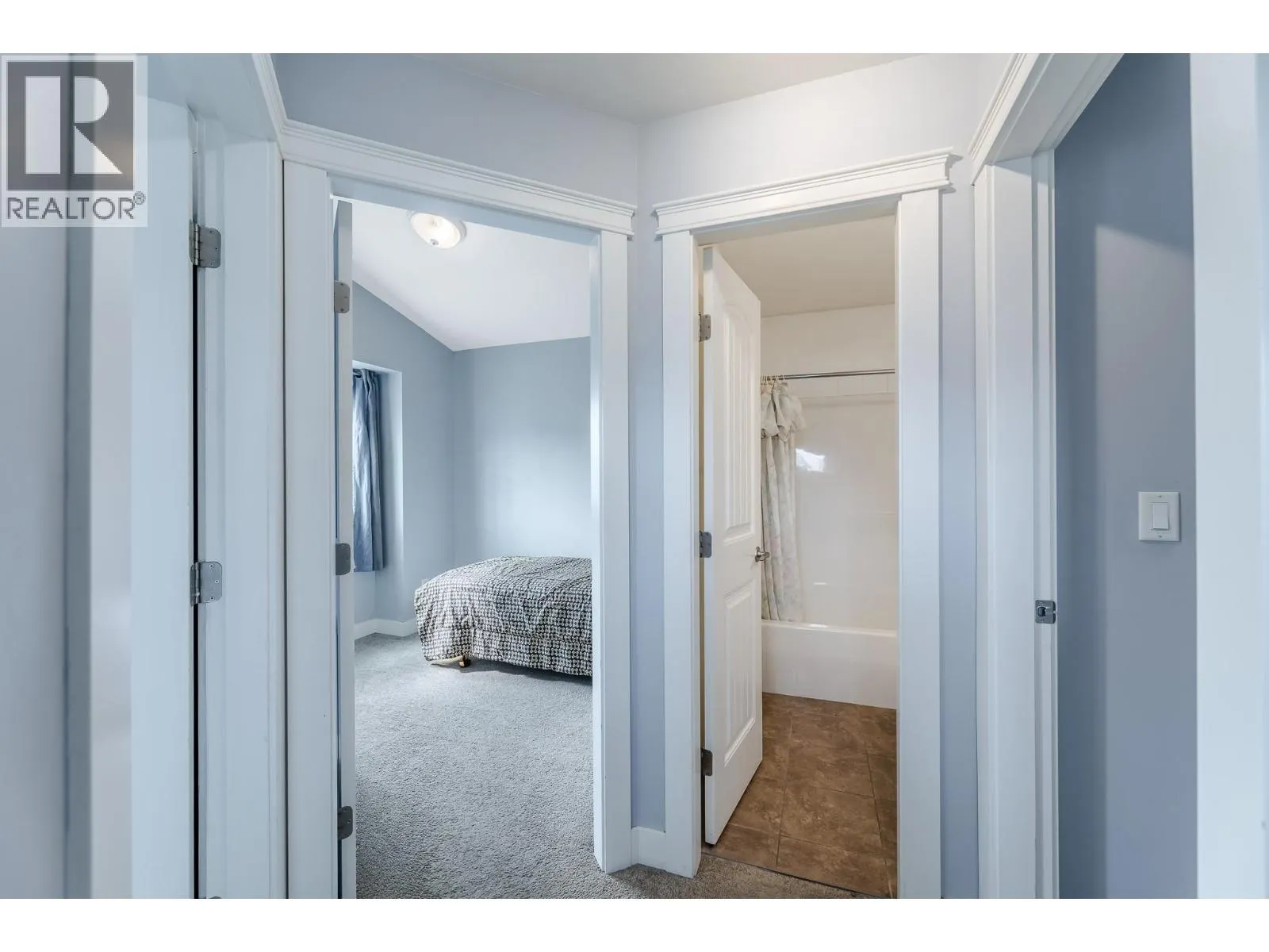 454 Westminster Avenue W Unit# 102