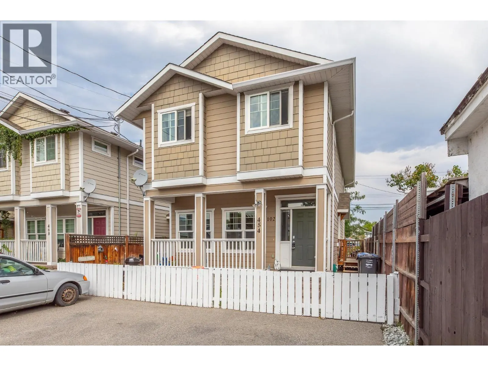 454 Westminster Avenue W Unit# 102