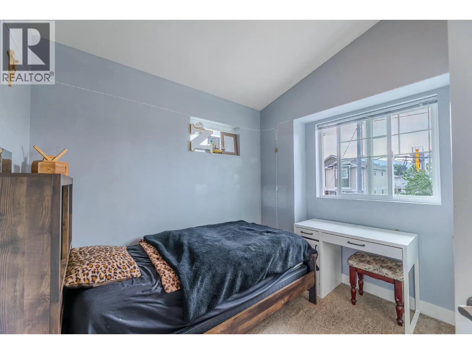 454 Westminster Avenue W Unit# 102