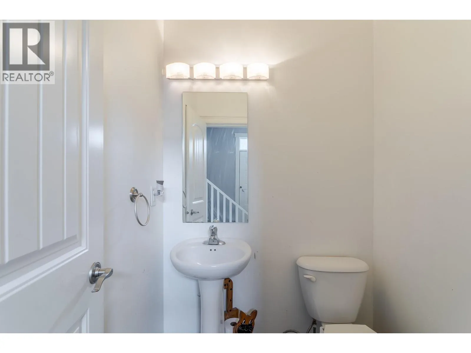 454 Westminster Avenue W Unit# 102