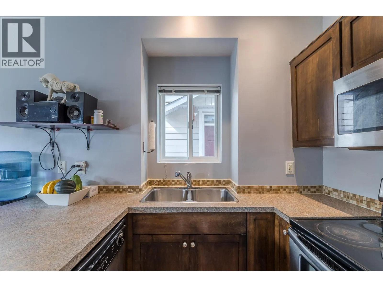 454 Westminster Avenue W Unit# 102