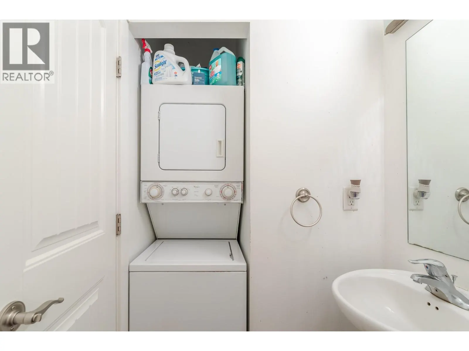 454 Westminster Avenue W Unit# 102