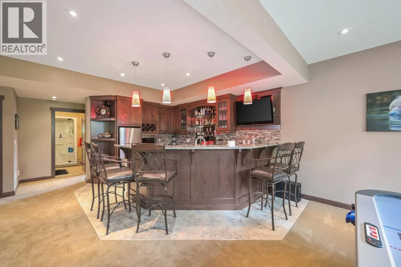 885 COPPERVIEW Close