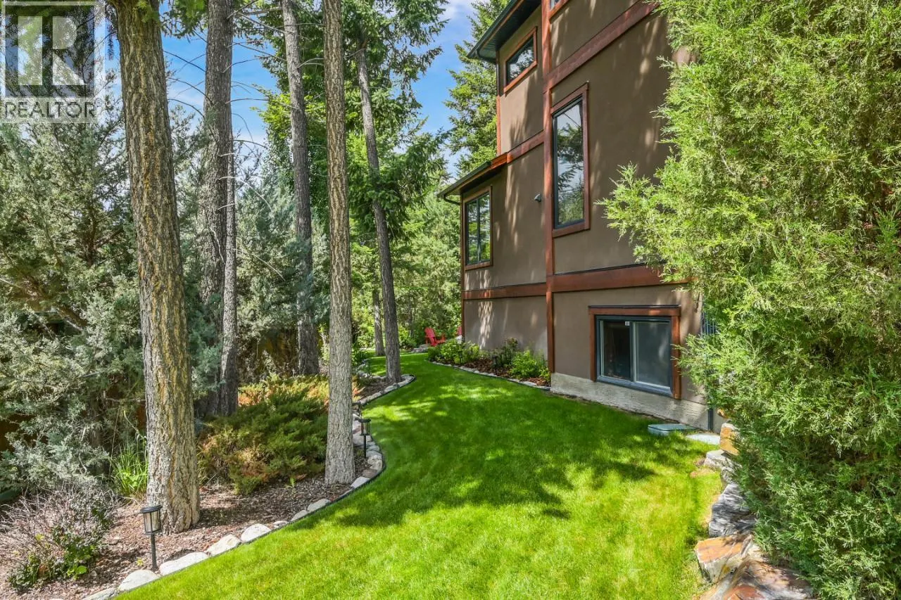 885 COPPERVIEW Close