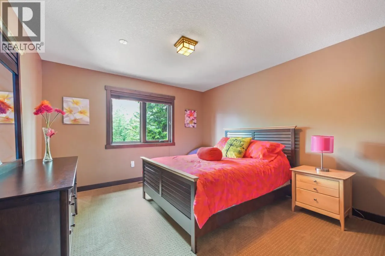 885 COPPERVIEW Close