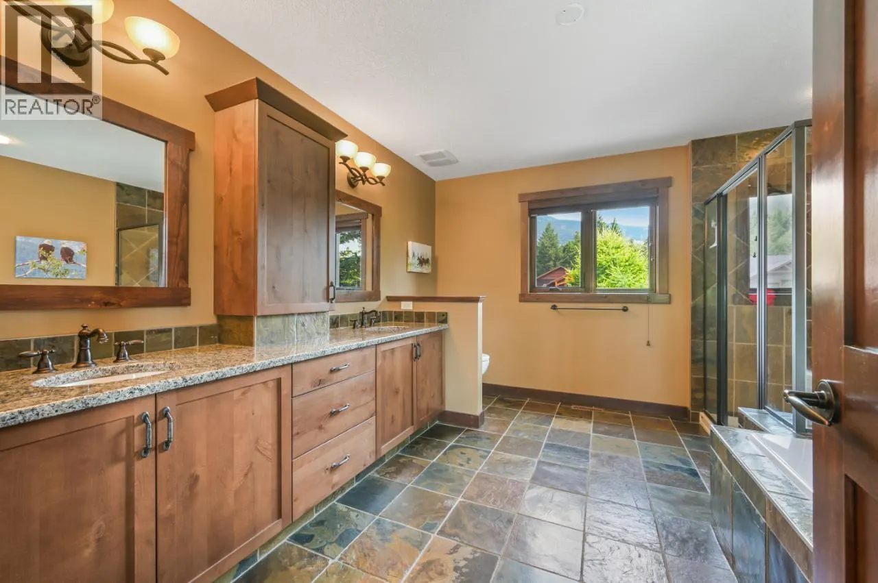 885 COPPERVIEW Close