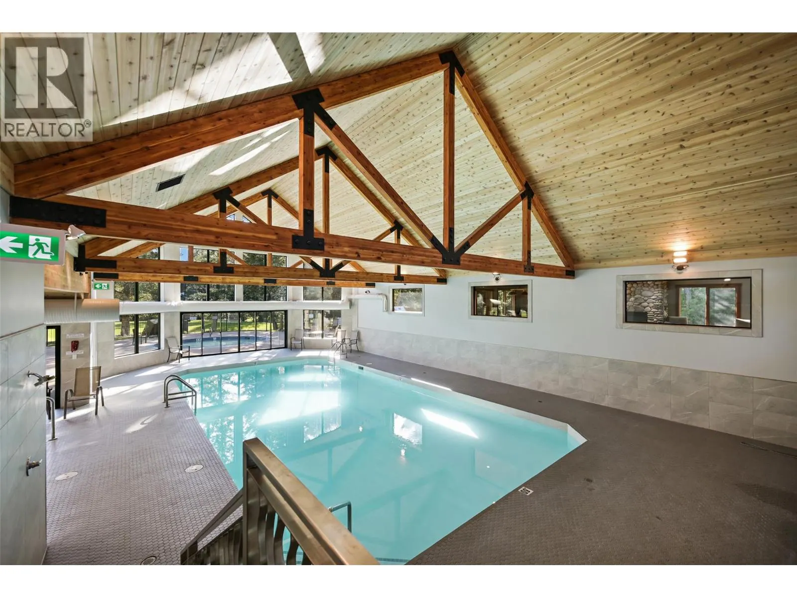 885 COPPERVIEW Close