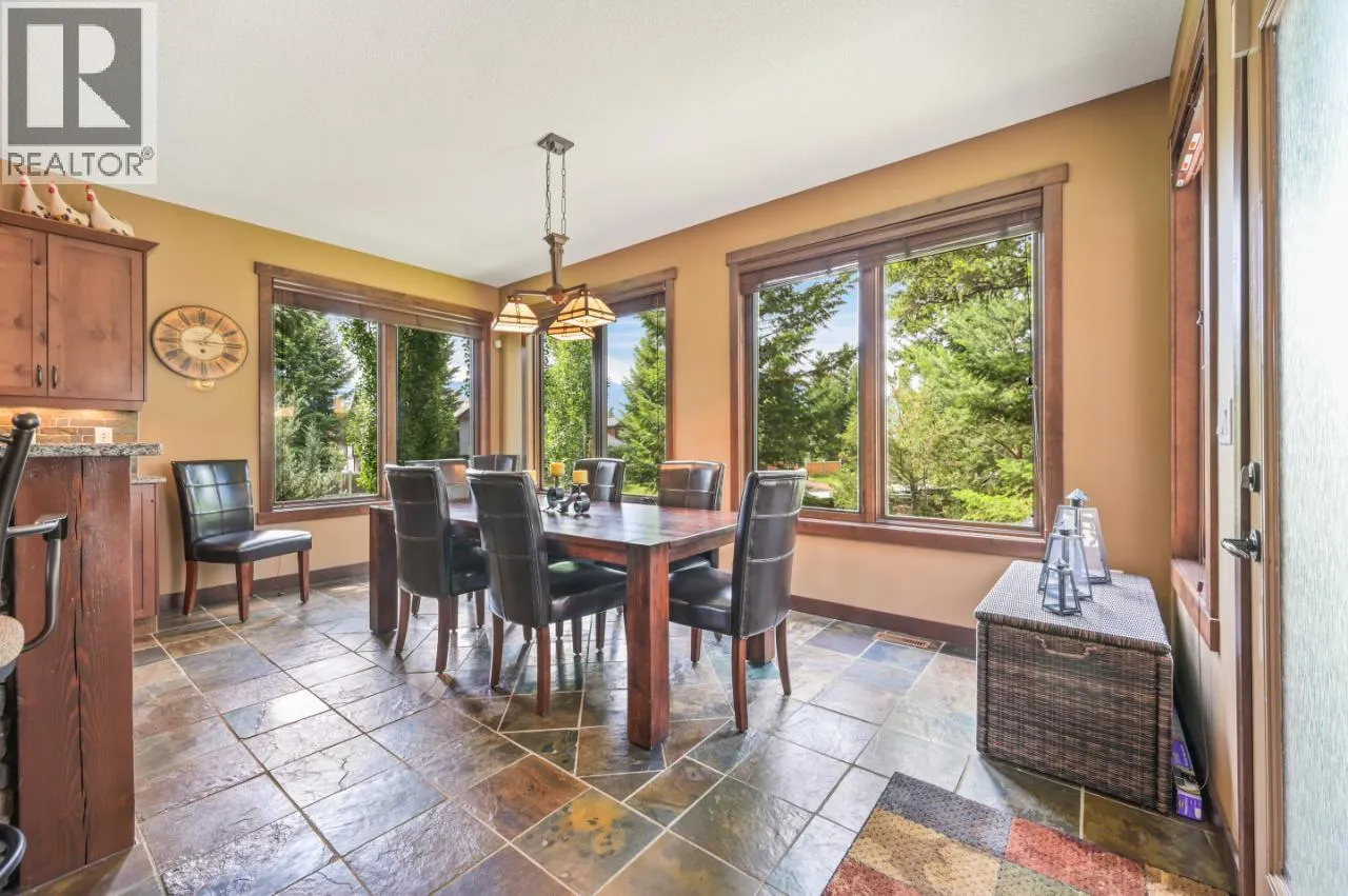 885 COPPERVIEW Close