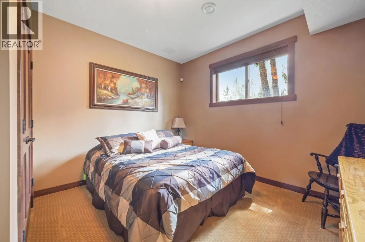 885 COPPERVIEW Close