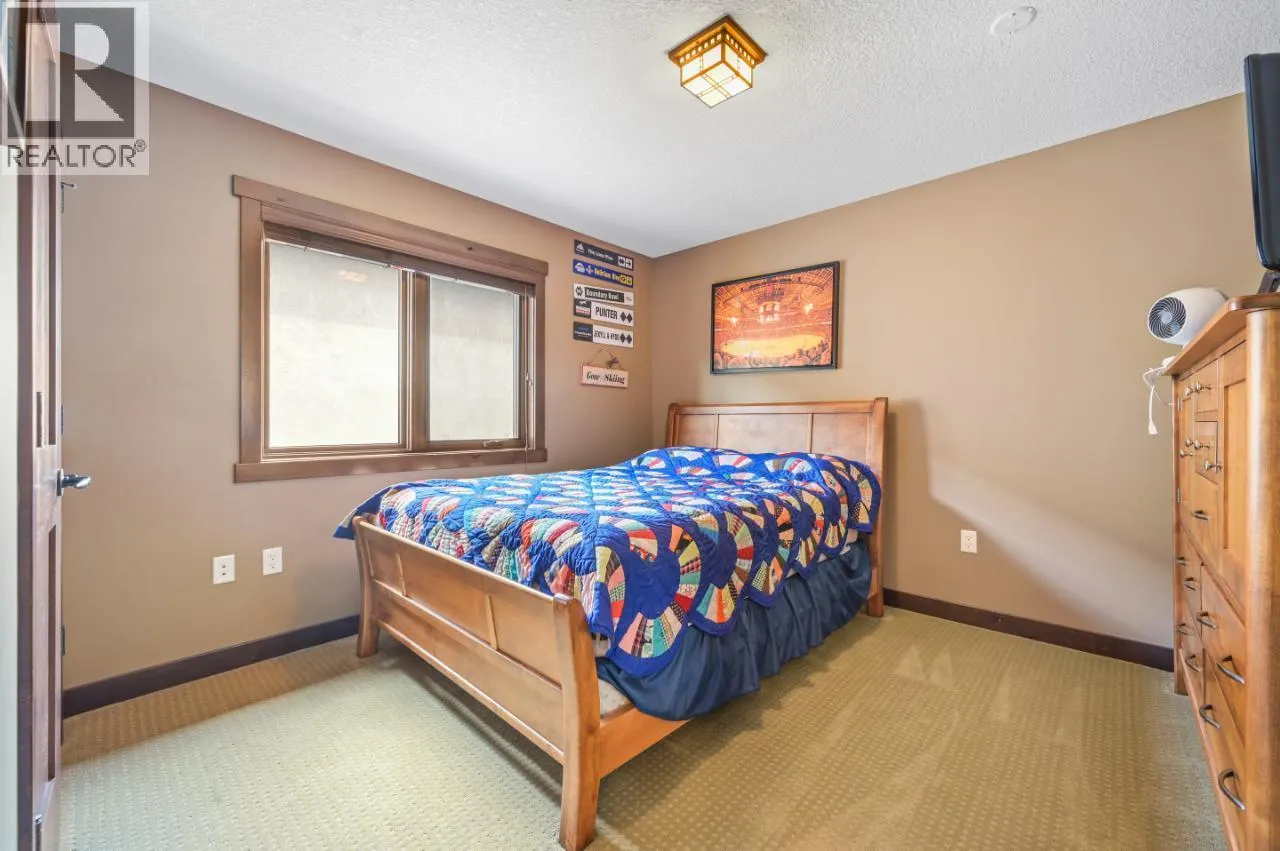885 COPPERVIEW Close