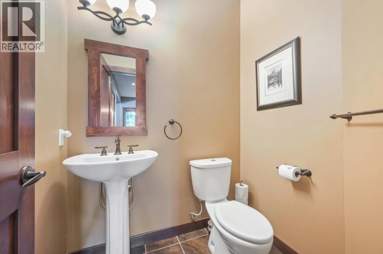 885 COPPERVIEW Close