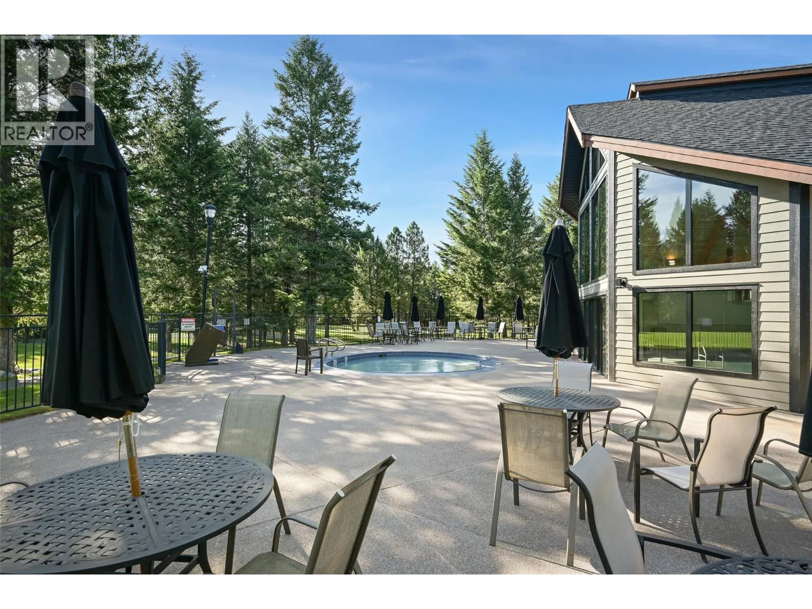 885 COPPERVIEW Close