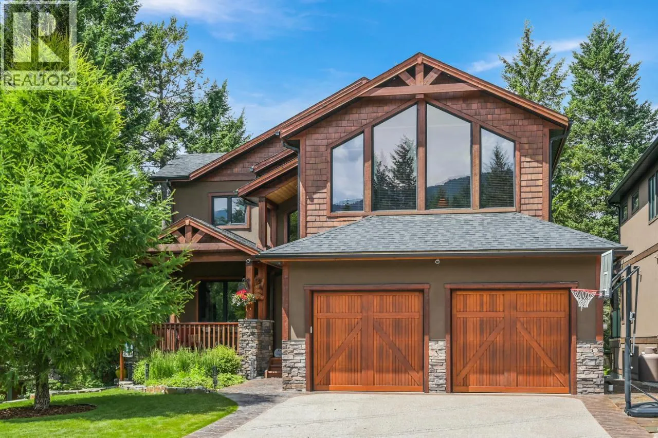 885 COPPERVIEW Close