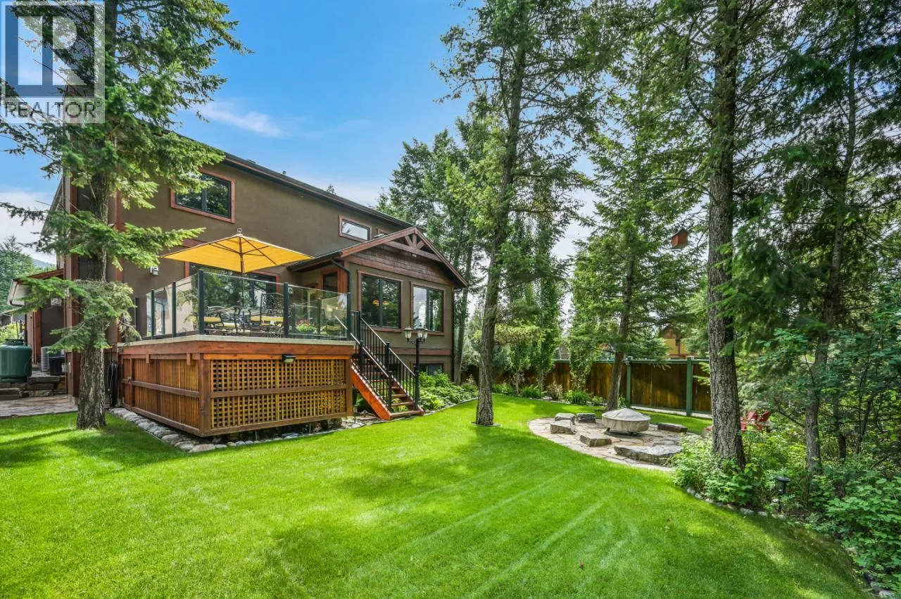885 COPPERVIEW Close