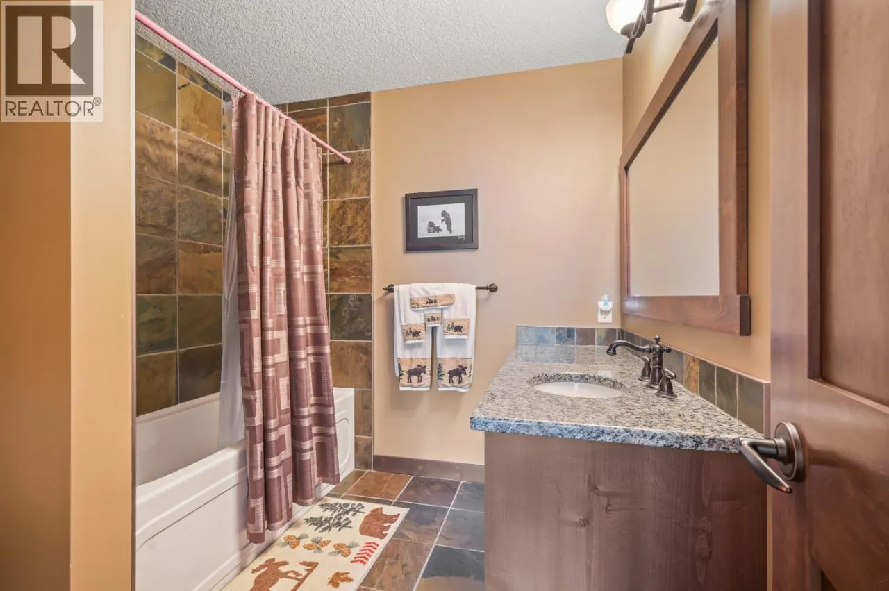 885 COPPERVIEW Close