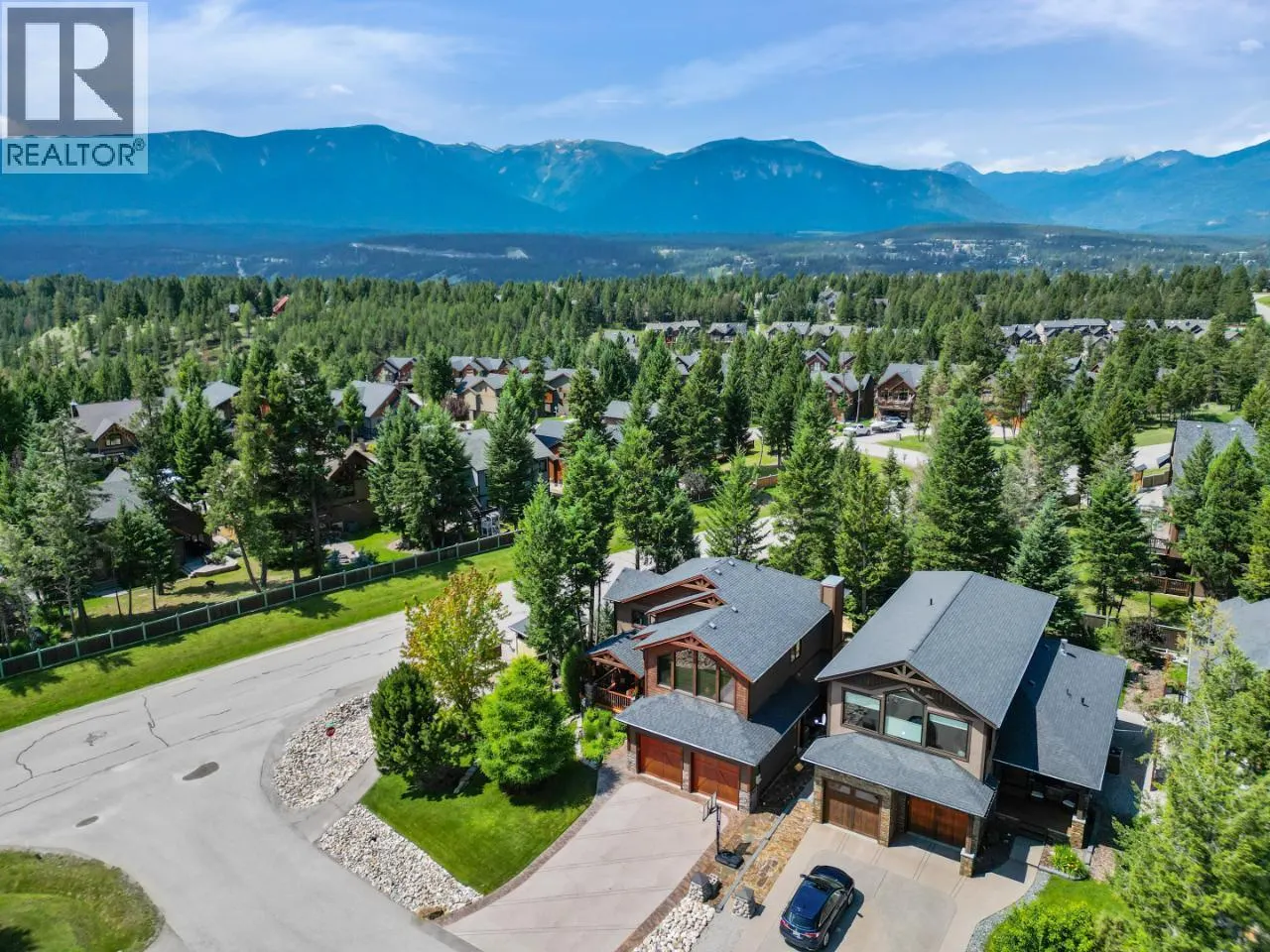 885 COPPERVIEW Close