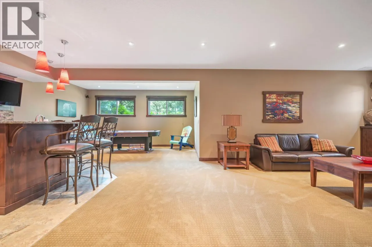 885 COPPERVIEW Close