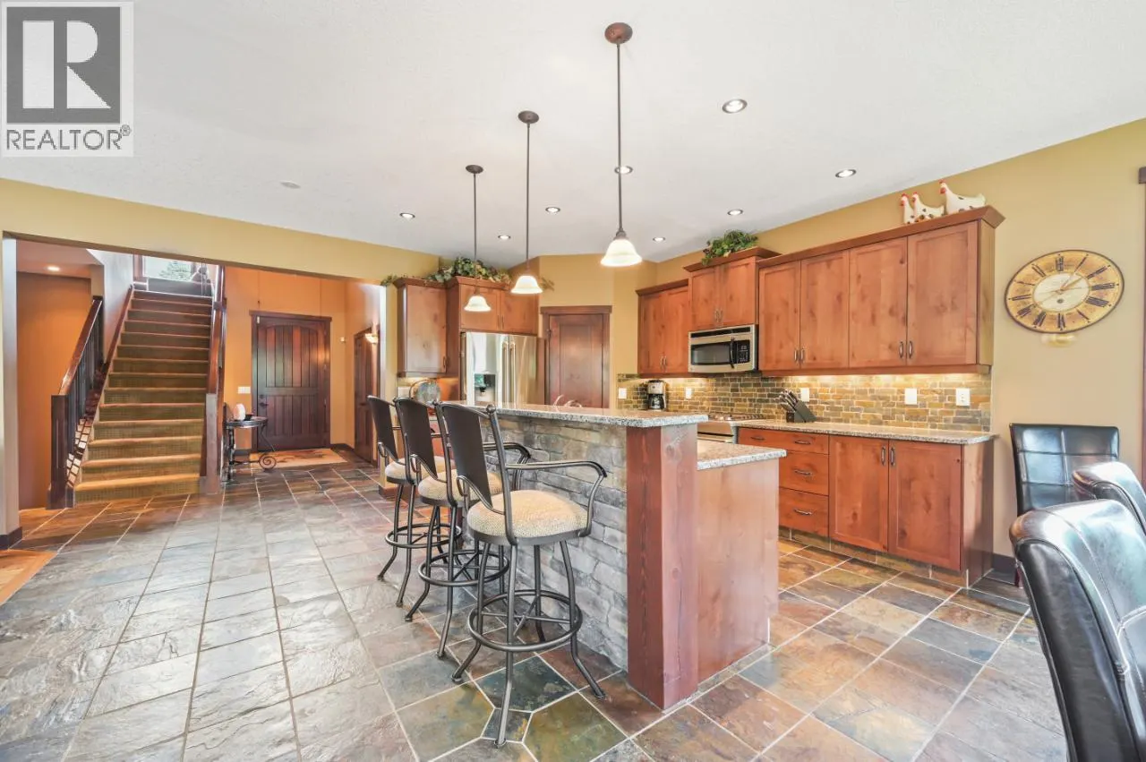 885 COPPERVIEW Close