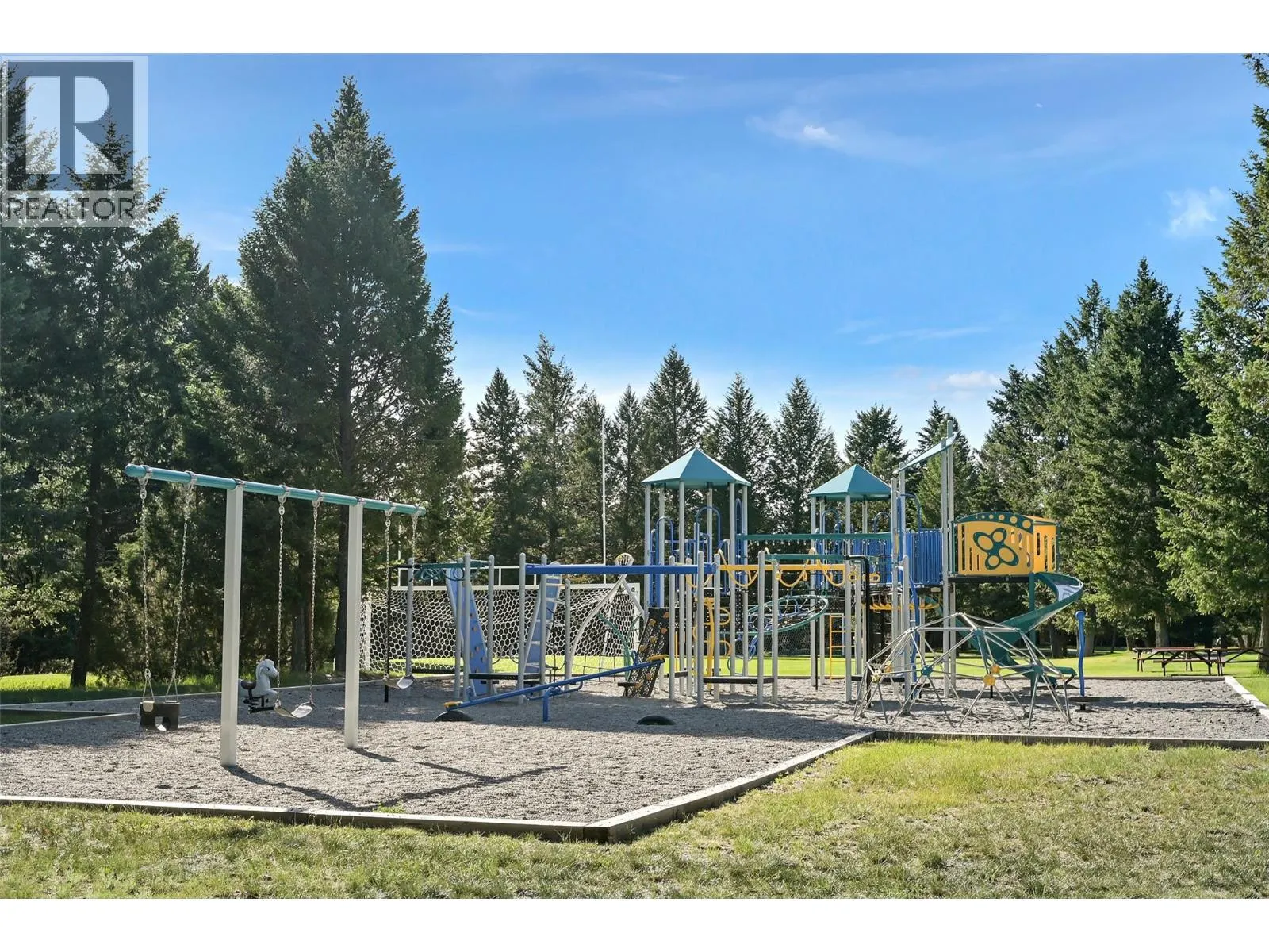 885 COPPERVIEW Close