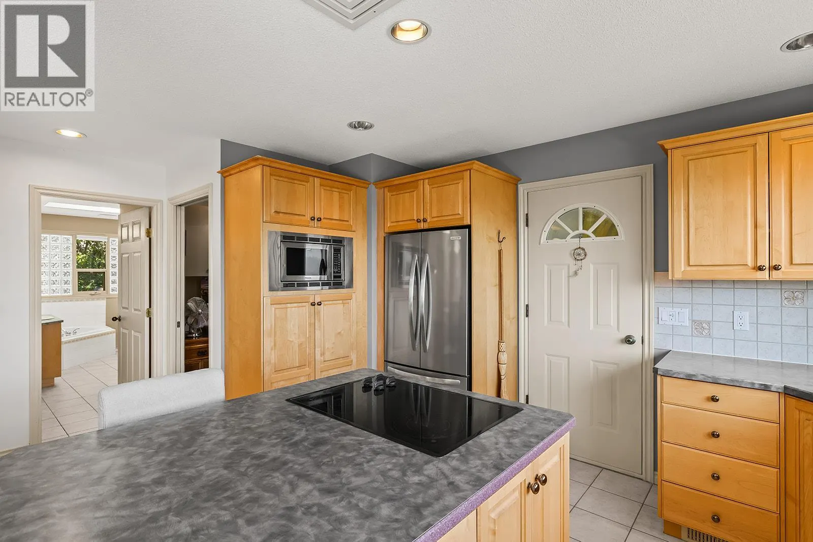 1459 Scott Crescent